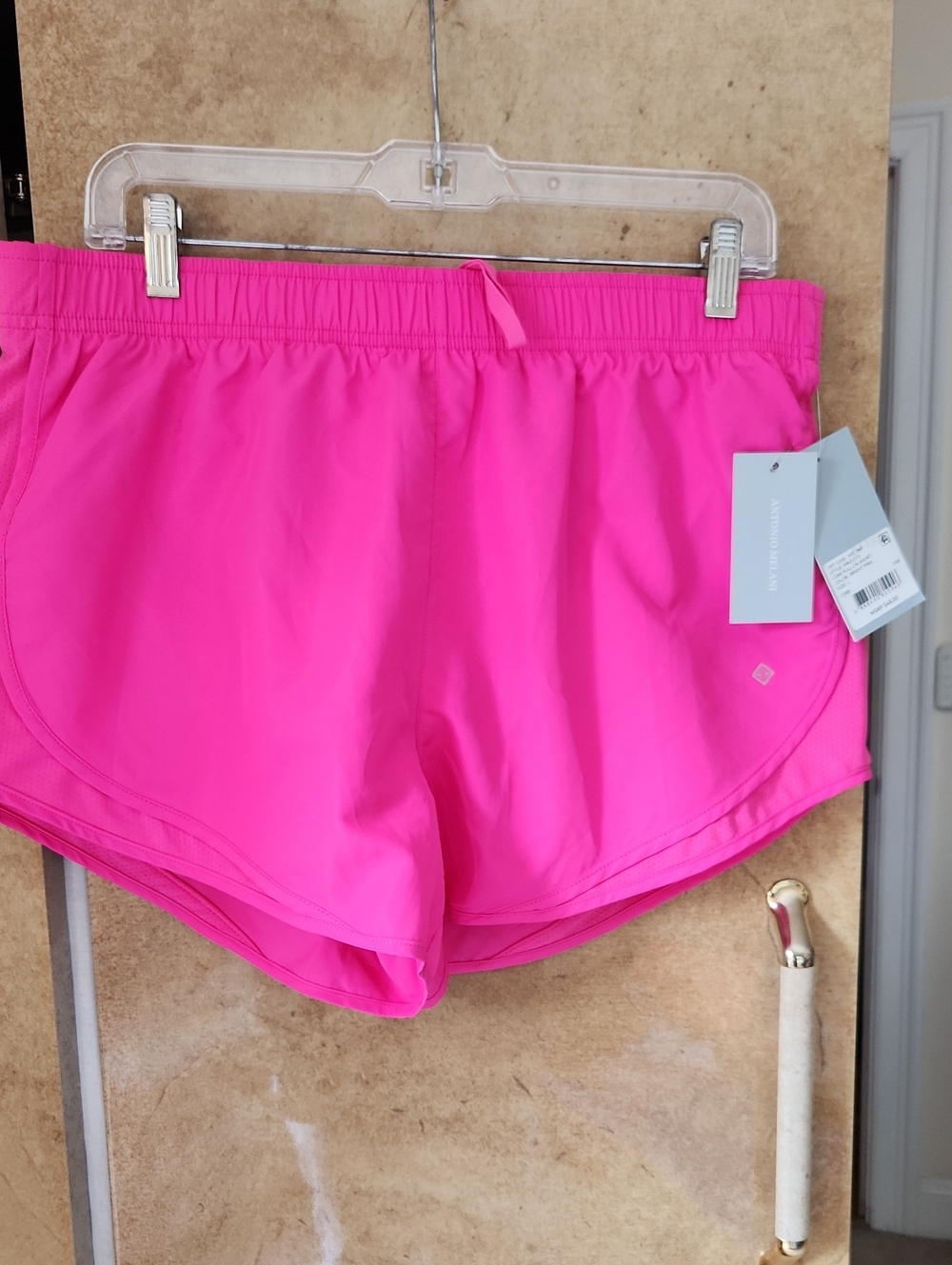SALE !!  NWT -ANTONIO MELANI Hot Pink Women’s Athletic Short Shorts